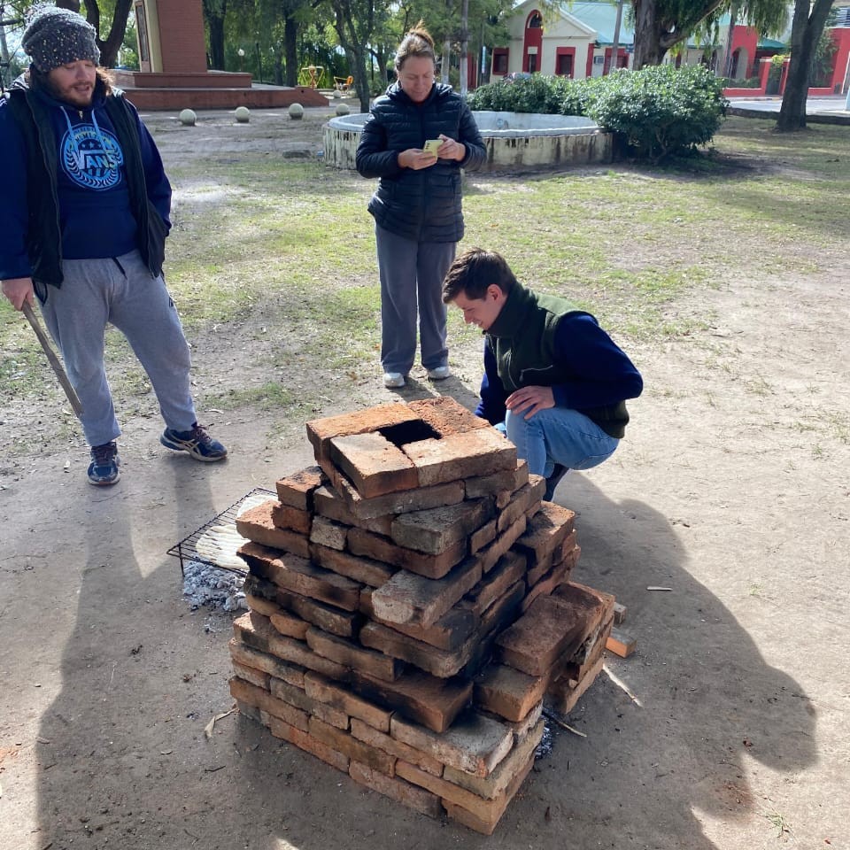 Realizaron la quema de piezas del Taller Municipal de Cerámica en el Centro de Artesanos